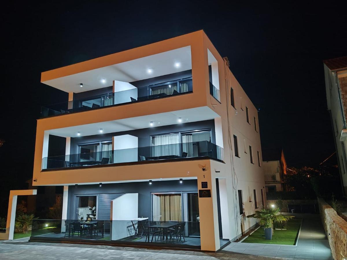 Apartamento Golden Sunset 3 Njivice Exterior foto